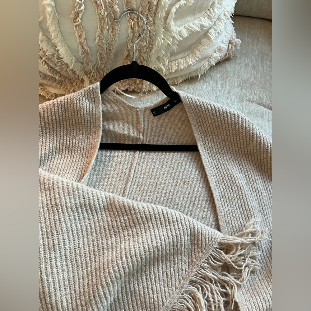 Mango UK Women’s fringe knit wrap, One size